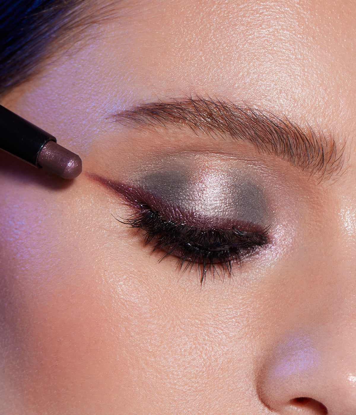 Easy-Stay-Eyeshadow-CloseUp